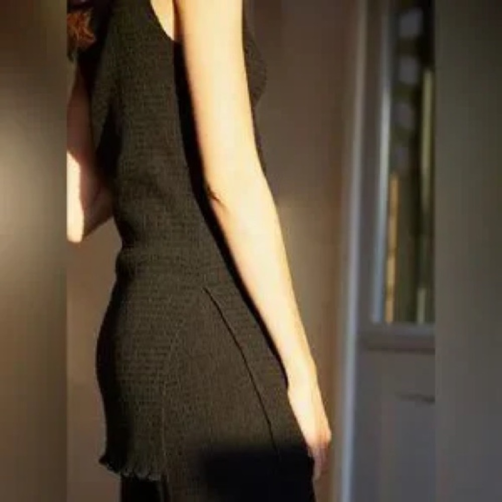Aritzia Wilfred Verona Textured Longline Top Black - Size Medium - Picture 3 of 10